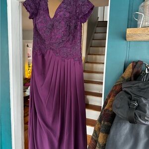 Elegant Purple Lace Evening Dress